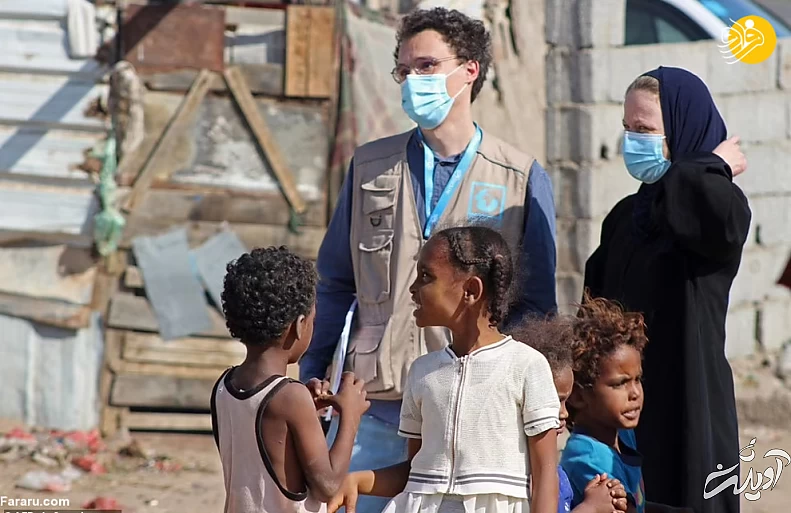 اندوه آنجلینا جولی در میان خانواده‌های آواره یمنی/ عکس